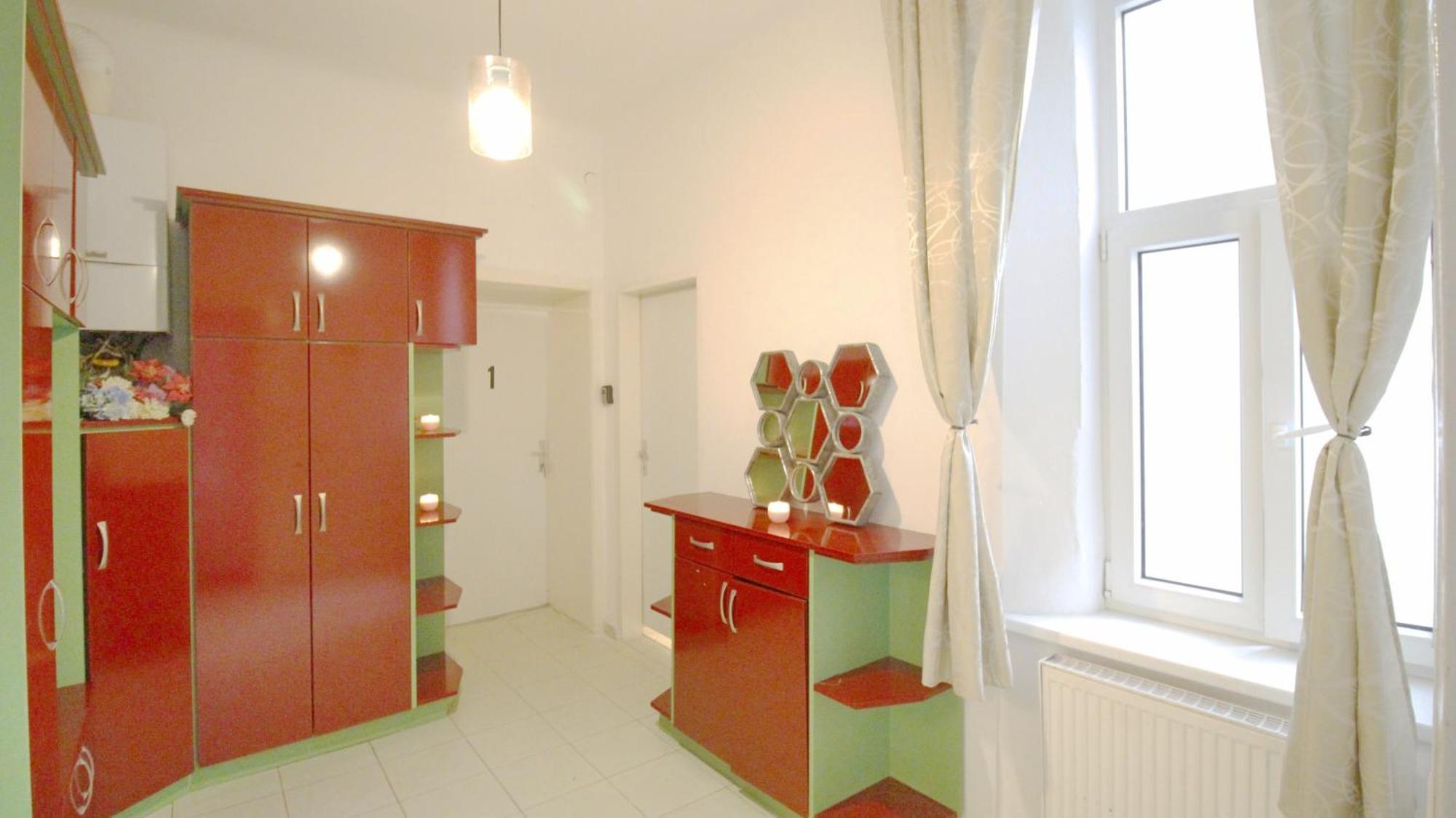 Homestay Comfortable Near Schonbrunn Palace